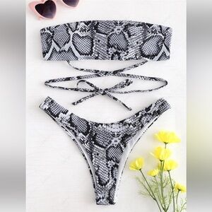 Snake print tie bandeau bikini